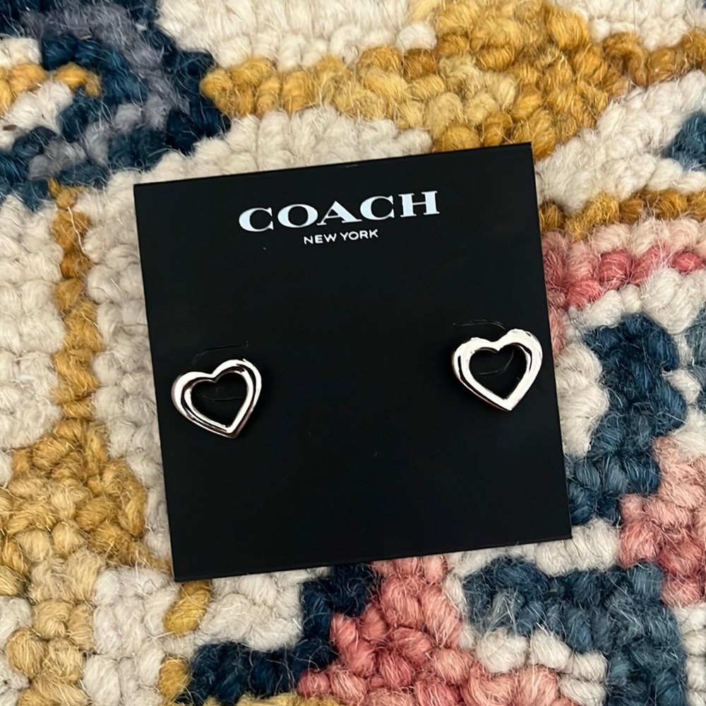 COACH 💛 Open Heart Silver Stud Earrings